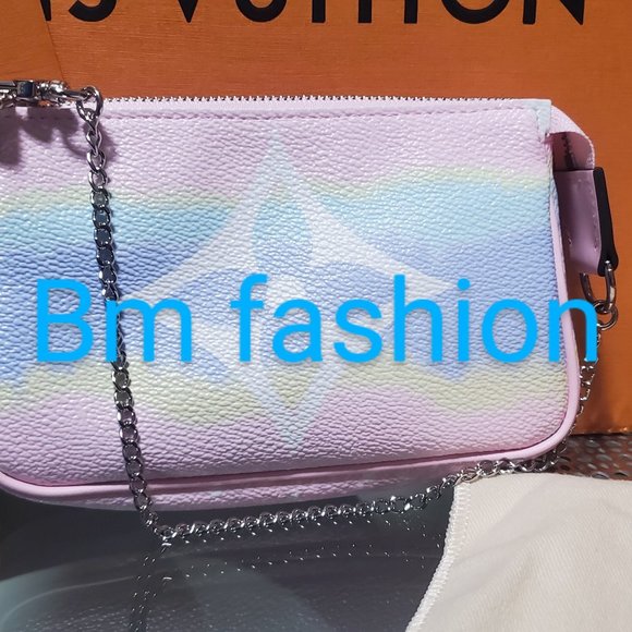 Louis Vuitton Escale Mini Pochette - Picture 2 of 6